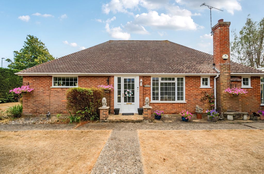 Property photo 1 of 14 1511312-12-6A870c...