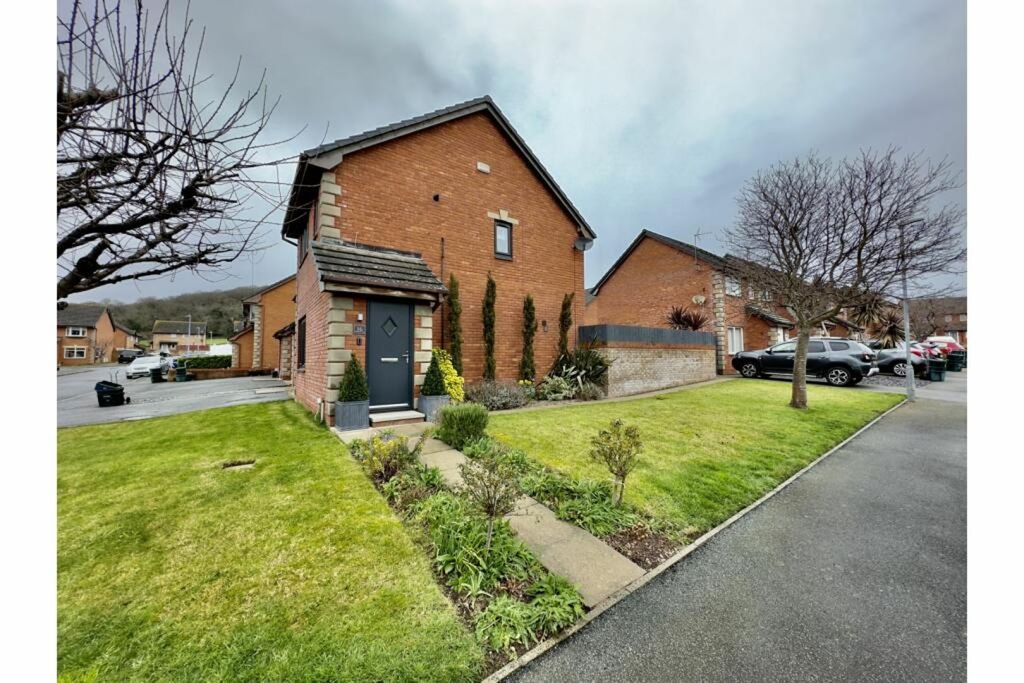 Property photo 2 of 16
