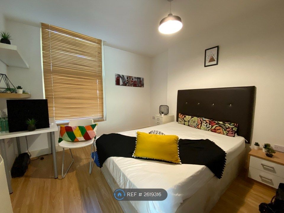 Property photo 2 of 12