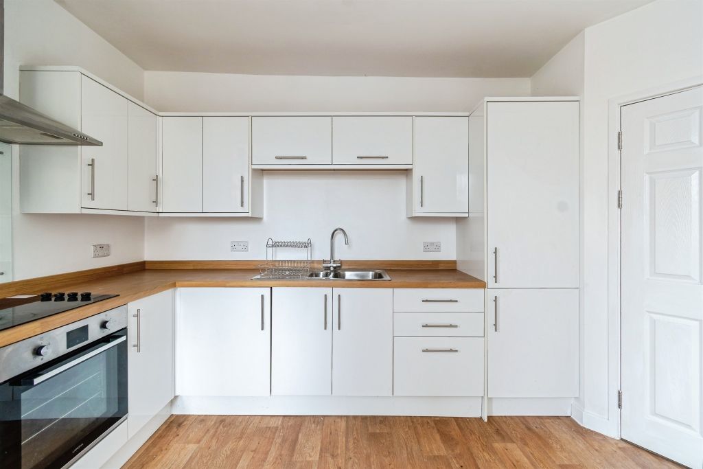 Property photo 3 of 16