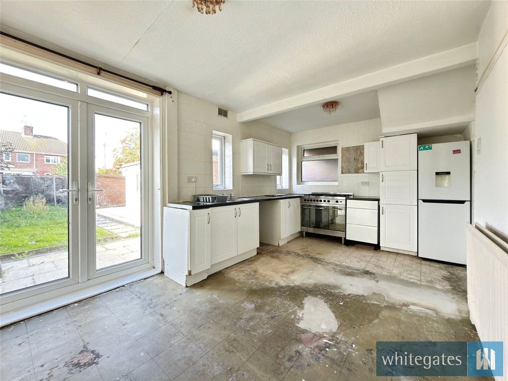 Property photo 3 of 18 Picture No. 06