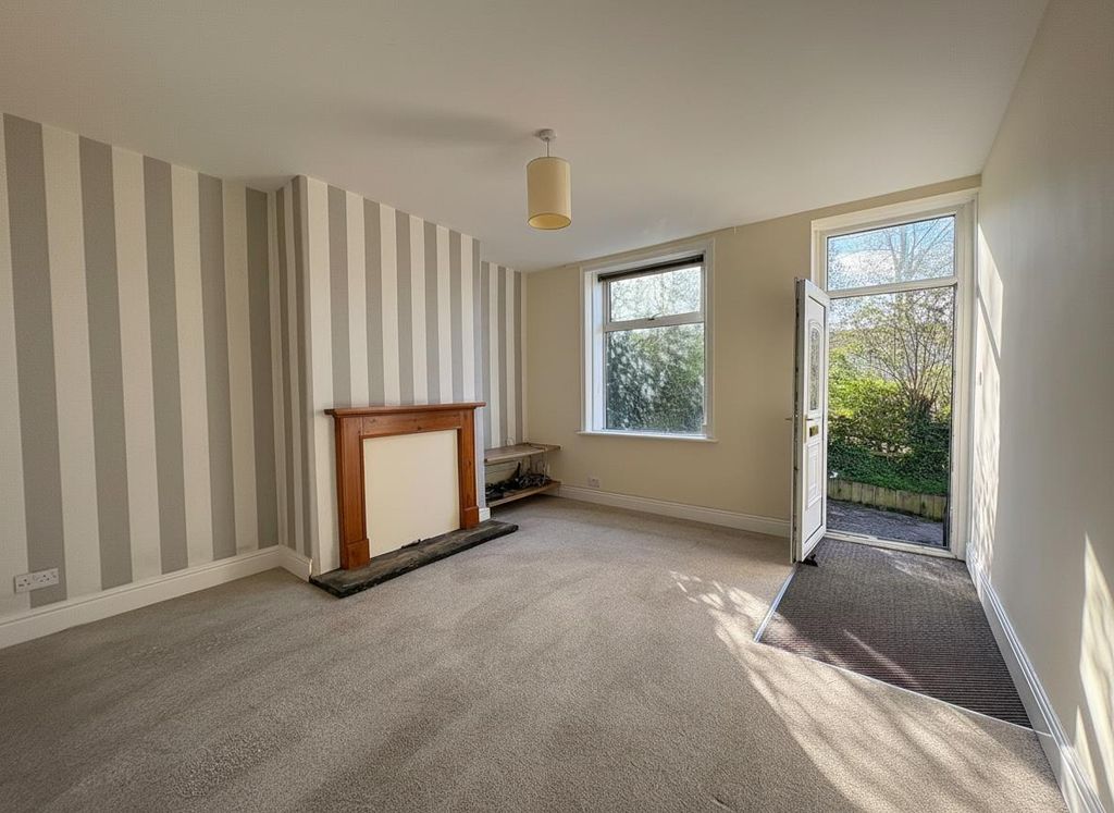 Property photo 2 of 12 1 Fernbank Bingley (8).Png