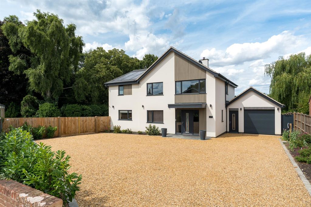 Property photo 1 of 33 32-Constablerd-001.Jpg