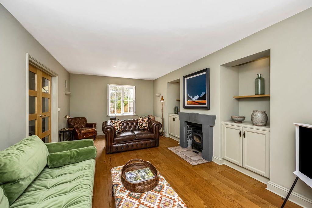 Property photo 2 of 19