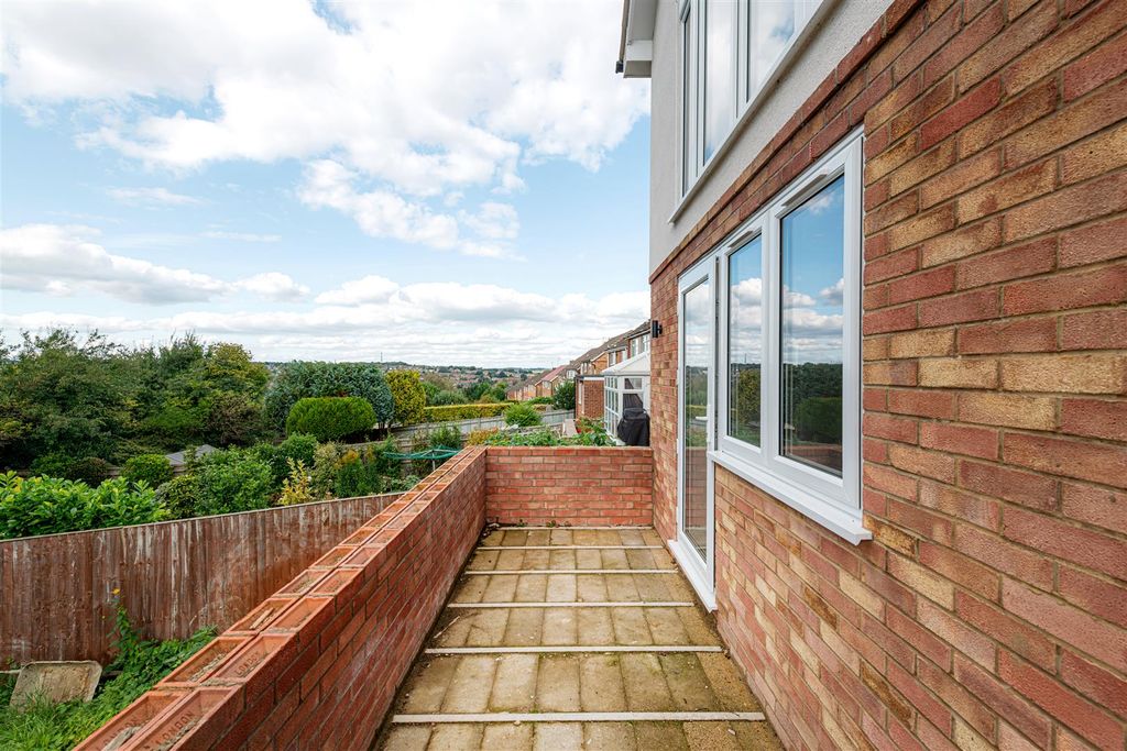 Property photo 1 of 10 Terrace