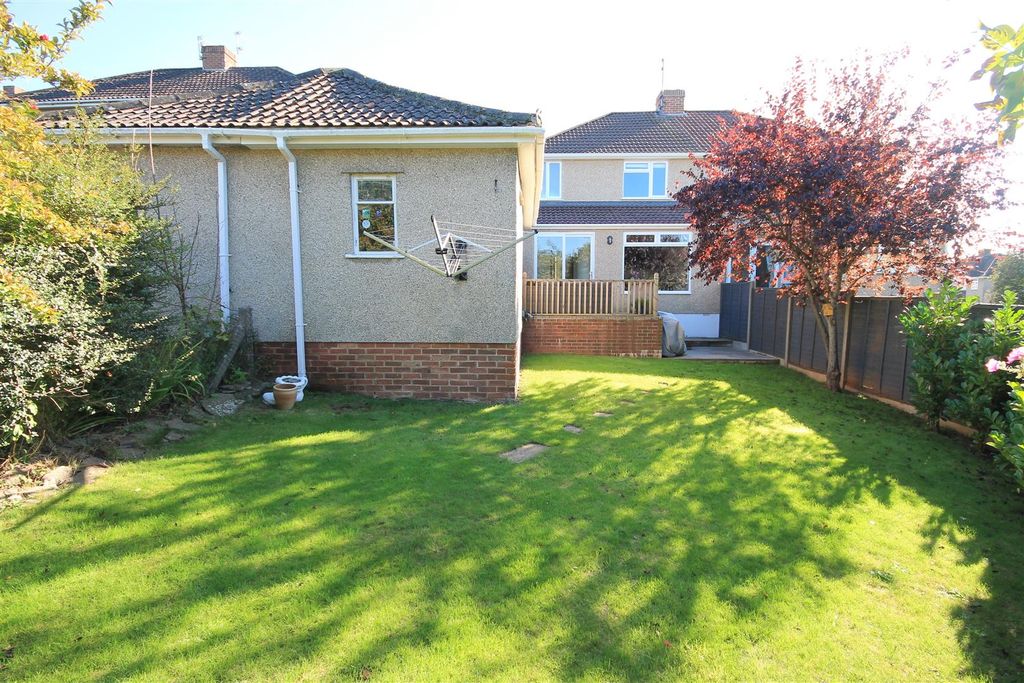 Property photo 3 of 27 Oa Garden ii.Jpg