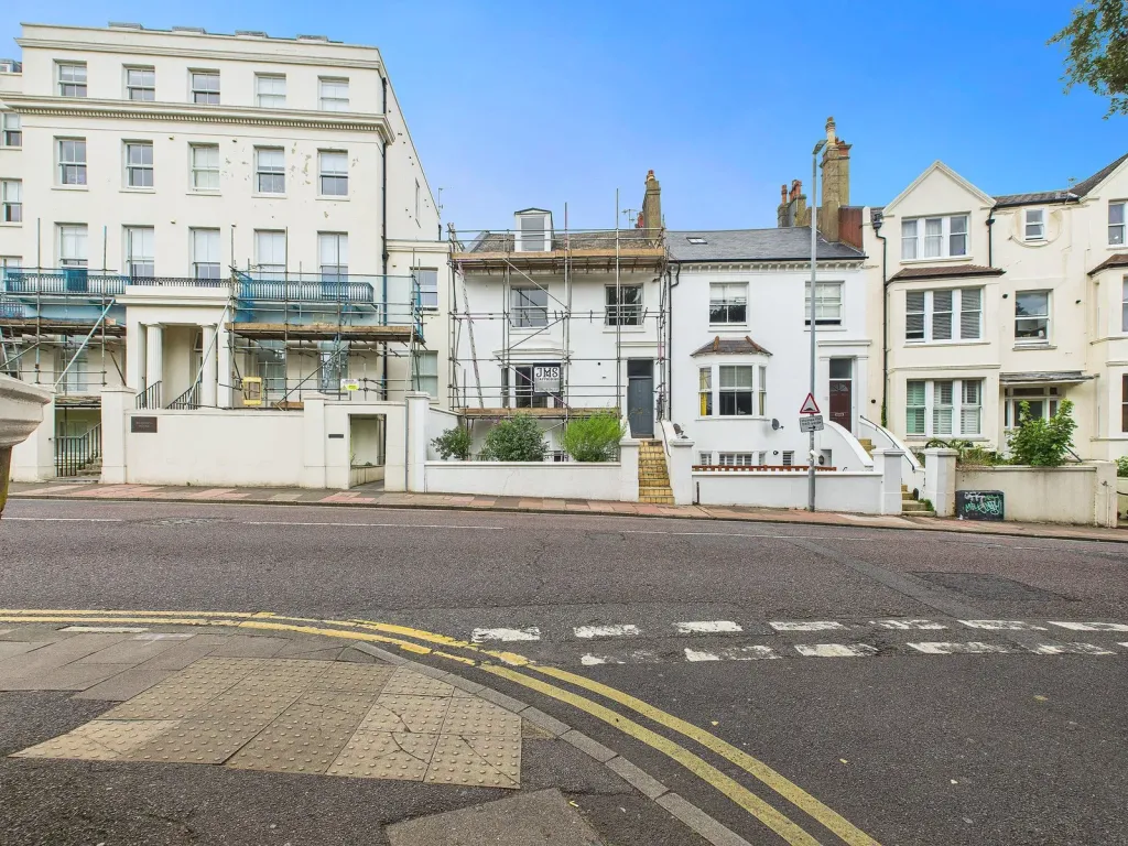 Property photo 1 of 13 Cam03987G0-Pr0164-Still013_1752749288690