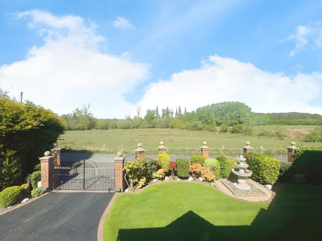 Property photo 2 of 47 1E4dc447-Ac4F2231-010c-4d21-9B64-5E7d78c1c707.Jpg