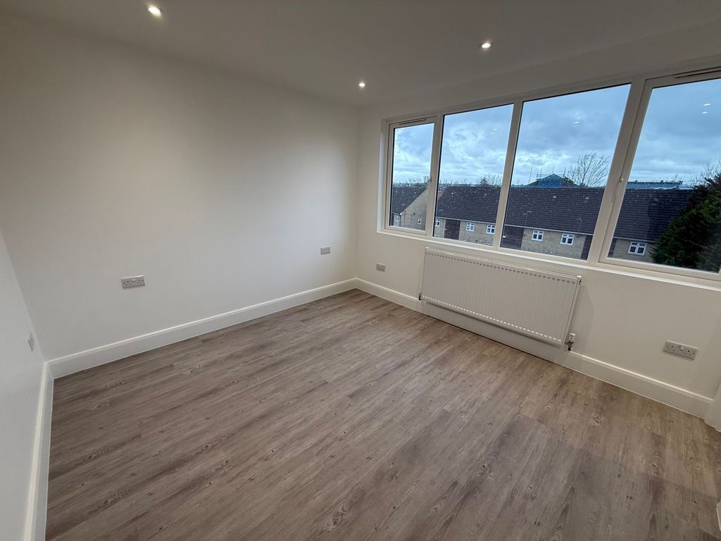 Property photo 2 of 11 Bedroom