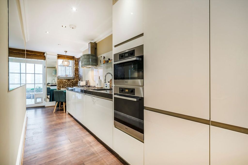 Property photo 2 of 9
