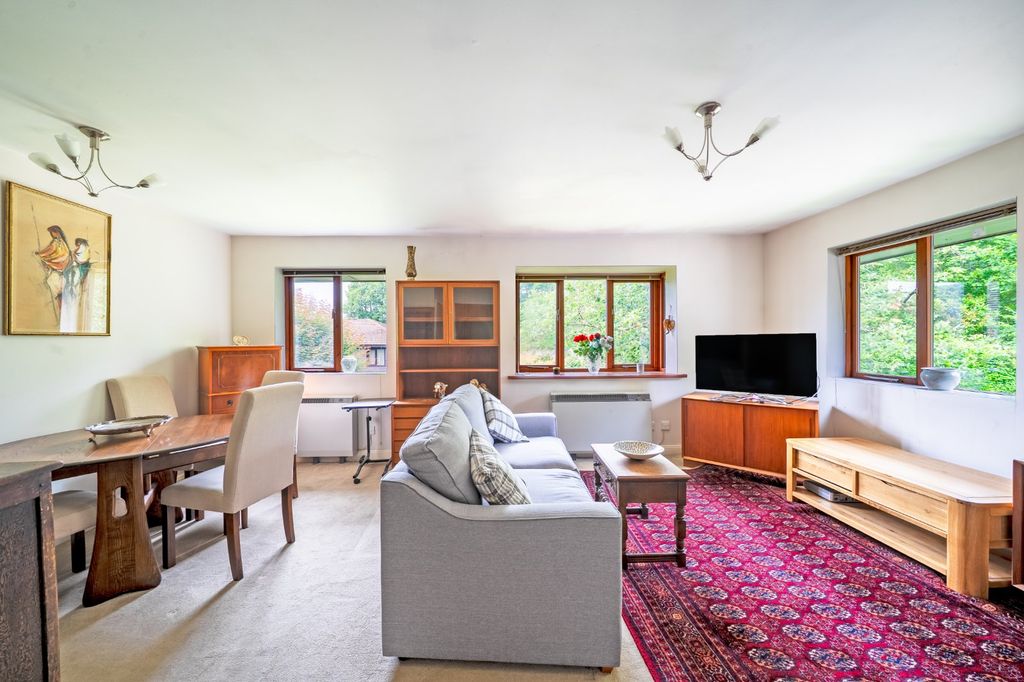 Property photo 3 of 11 Living/Dining