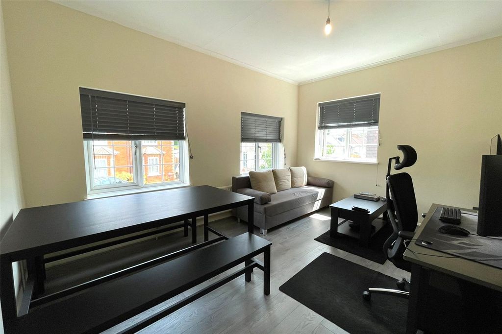 Property photo 2 of 12 Picture No. 13