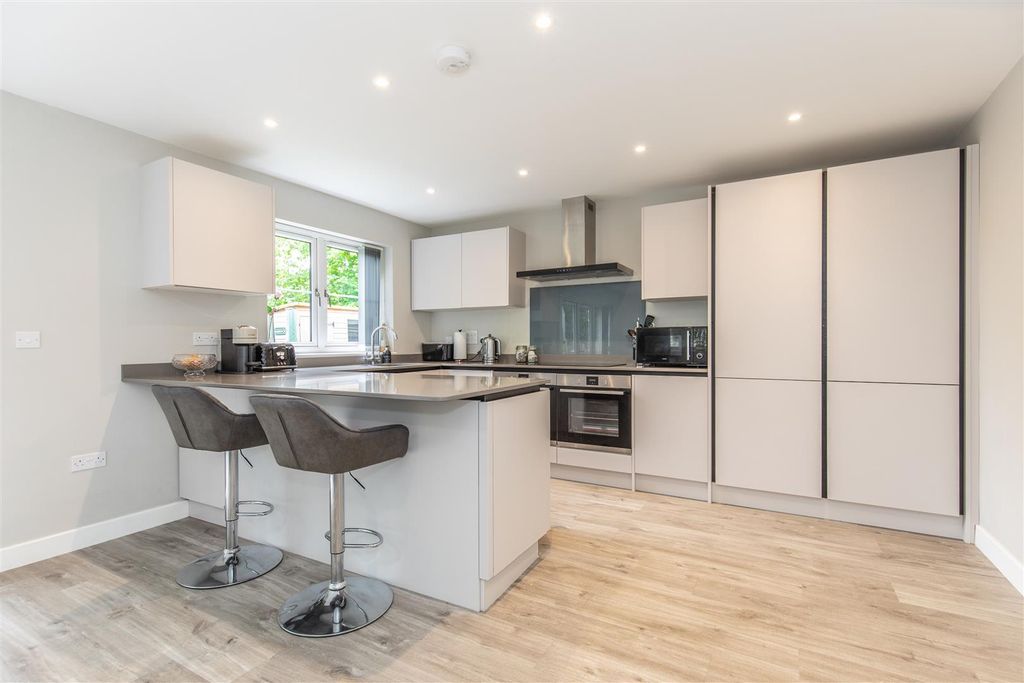 Additional image 7 of 5 bed detached house for saleParkside Close, Heathfield TN21