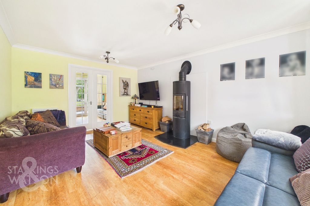 Property photo 3 of 33