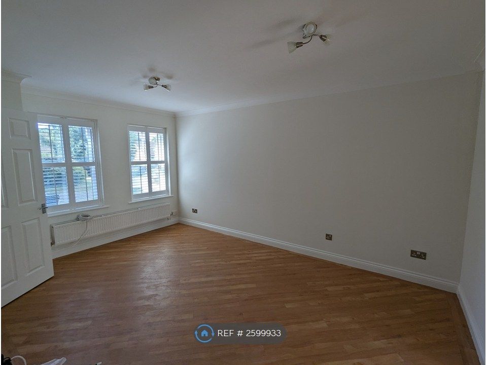 Property photo 3 of 13 Living Room