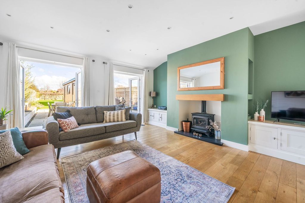 Property photo 2 of 19