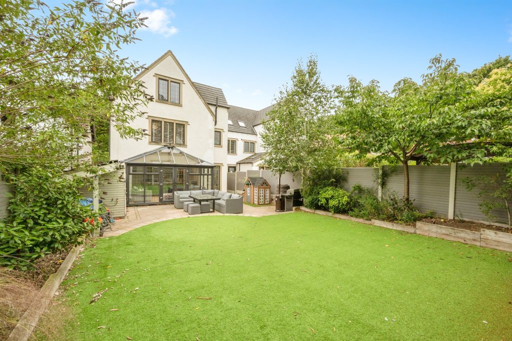 Property photo 3 of 24