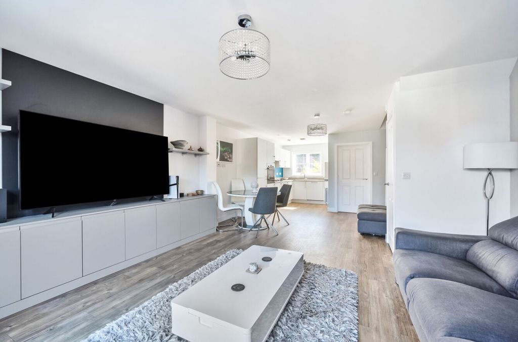 Property photo 2 of 12 Open Plan Living
