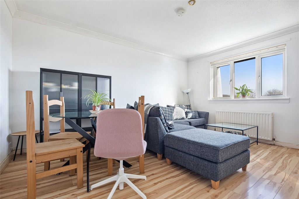 Property photo 3 of 23 Picture No. 21