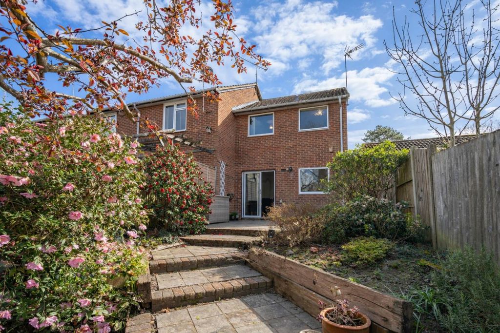 Property photo 2 of 20