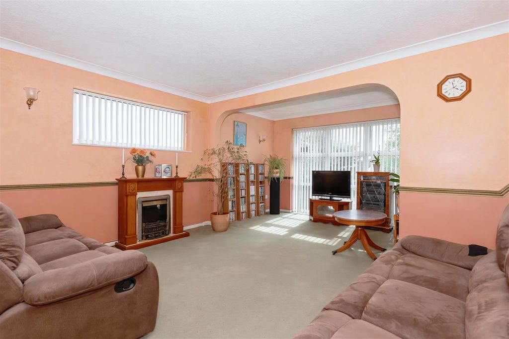 Property photo 3 of 14 Hayling Rise_21.Jpg