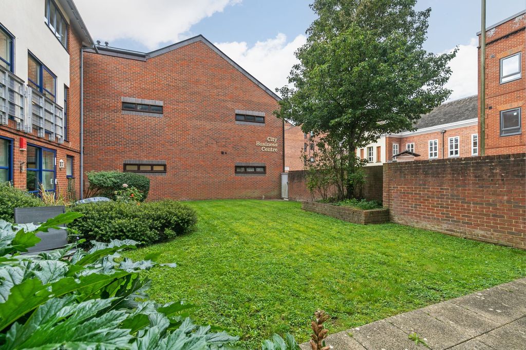 Property photo 2 of 8