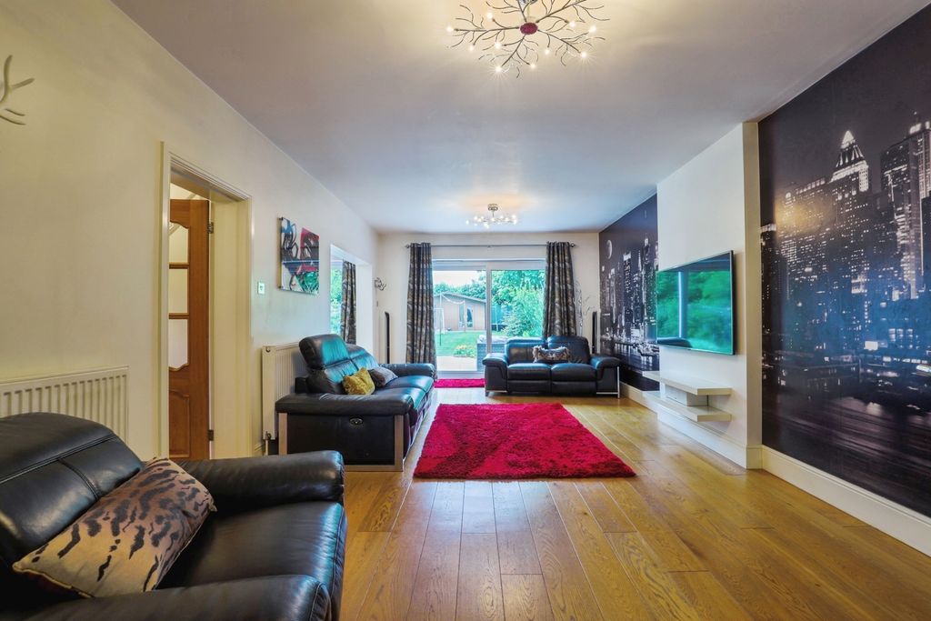 Property photo 1 of 34 Pbox-Img.Jpg