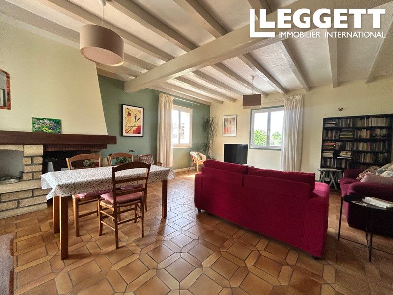 Property photo 2 of 10