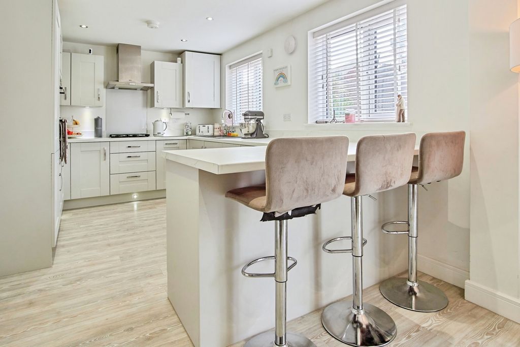 Property photo 2 of 22 Pbox-Img.Jpg