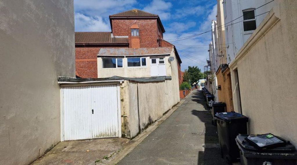 Property photo 1 of 1