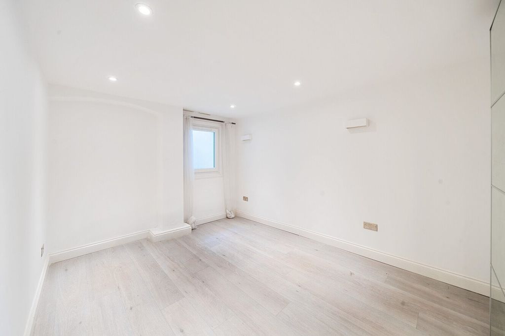 Property photo 3 of 10 Picture No. 07