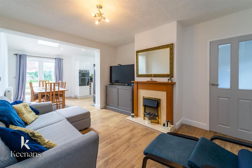 Property photo 3 of 28 Delamere Avenue-1.Jpg