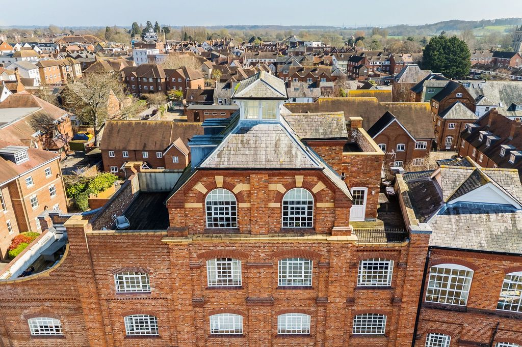 Property photo 1 of 30