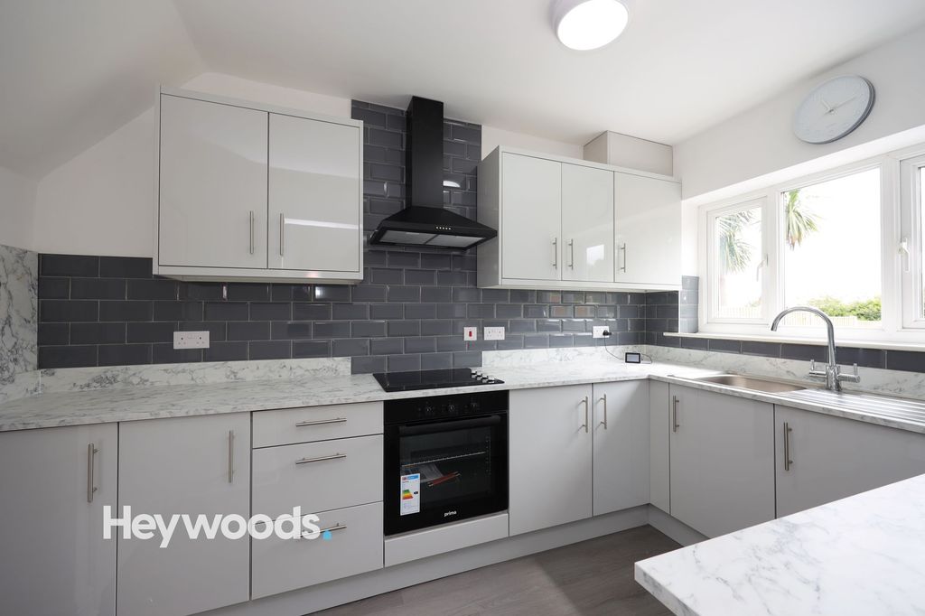 Property photo 2 of 51