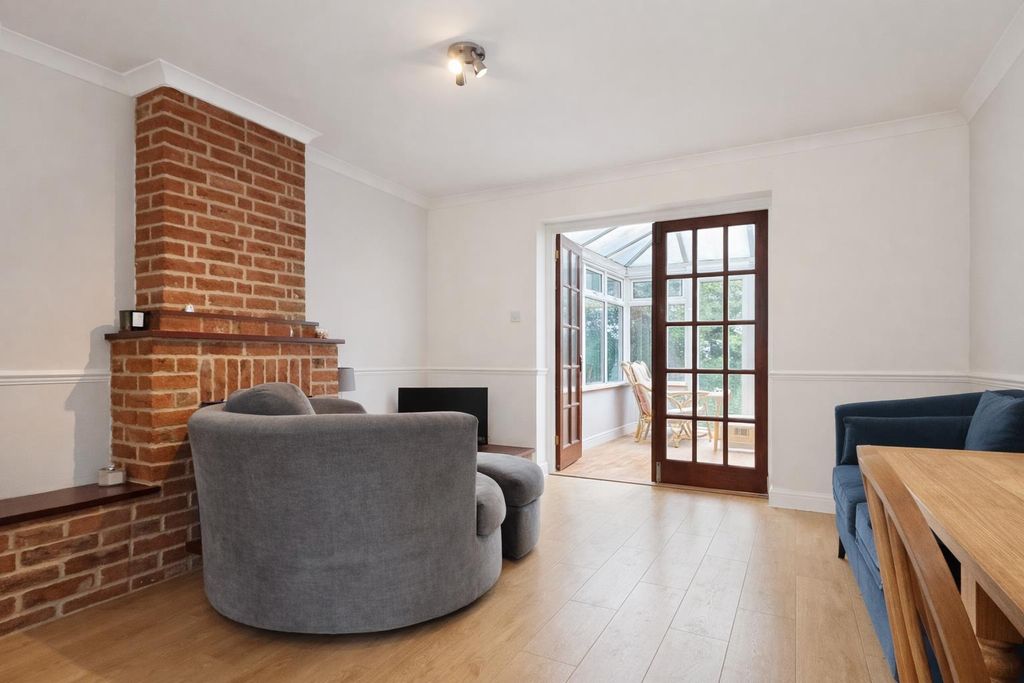 Property photo 3 of 17 8554C936-Ada9-49A5-9A22-330Cf2C6Cf4C.Png