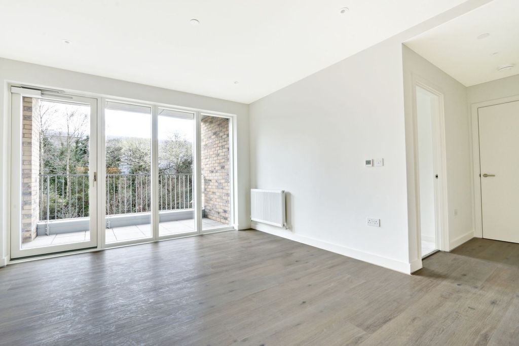 Property photo 3 of 27 Lounge