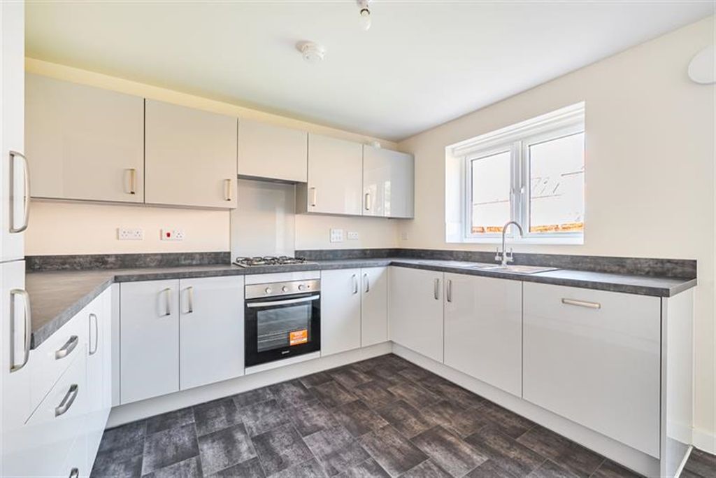Property photo 2 of 17 Kitchen
