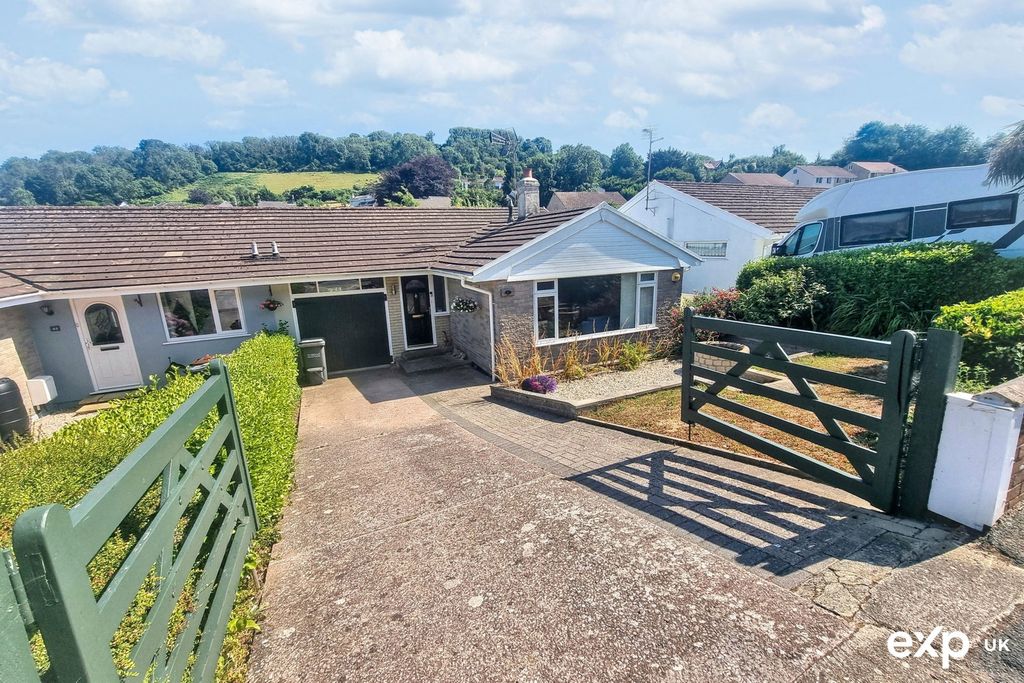 Property photo 1 of 28