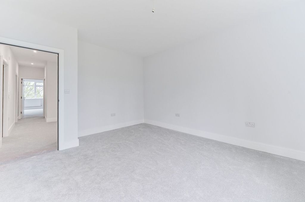 Additional image 15 of 7 bed detached house for saleAddiscombe Road, Croydon CR0