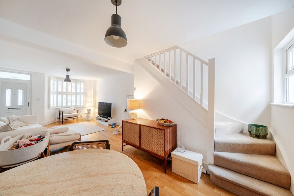 Property photo 2 of 13 1402185-17-696E02...