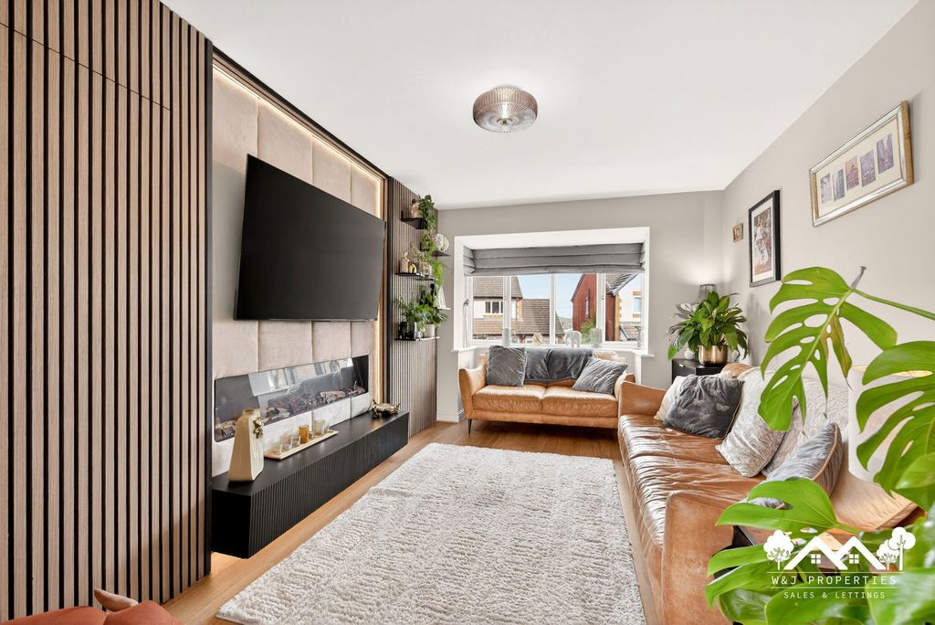 Property photo 2 of 38