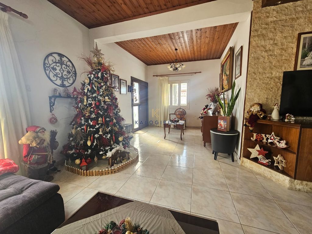 Property photo 3 of 20