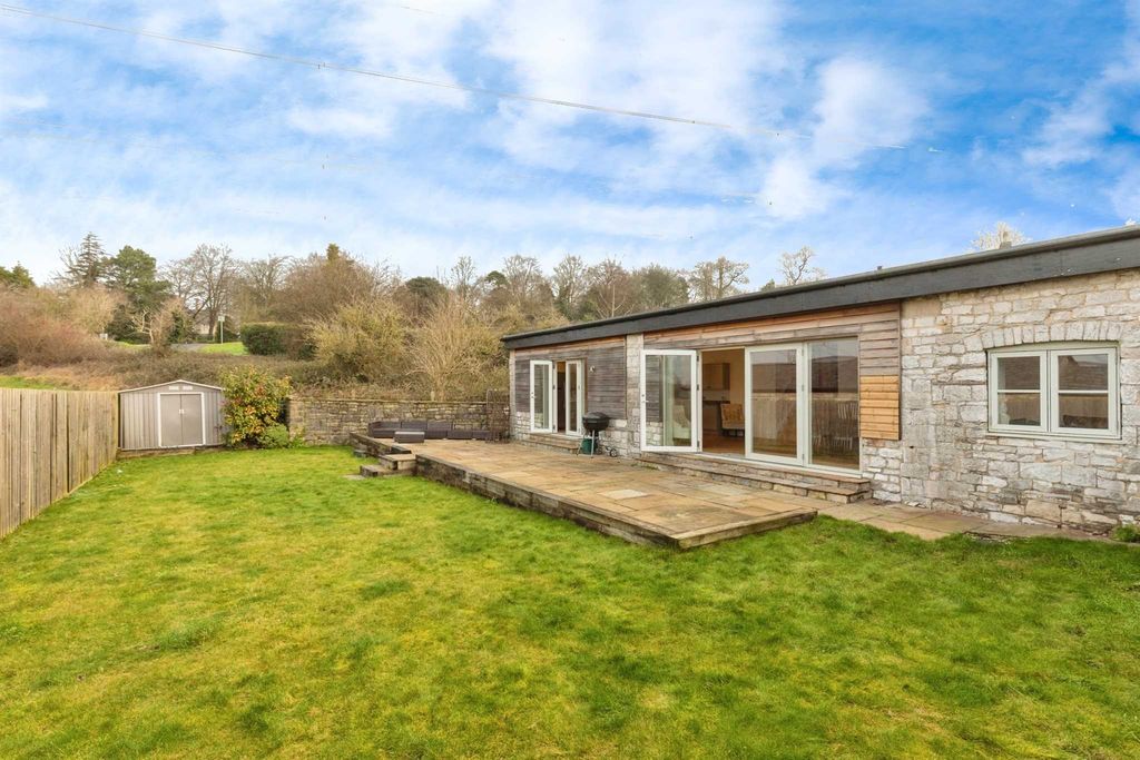 Property photo 2 of 16 Garden