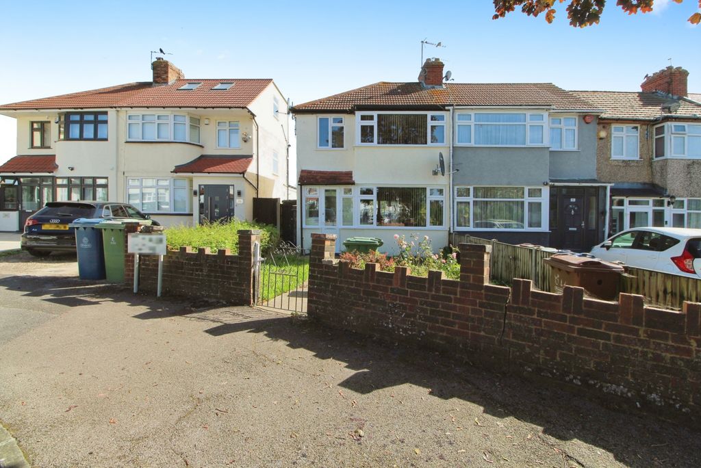 Property photo 1 of 19 Three Bedroom Semi Detached House For Sale