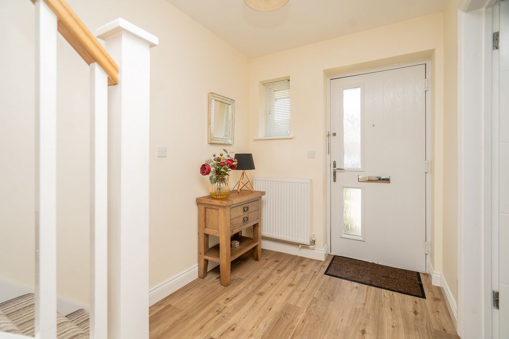 Property photo 2 of 24