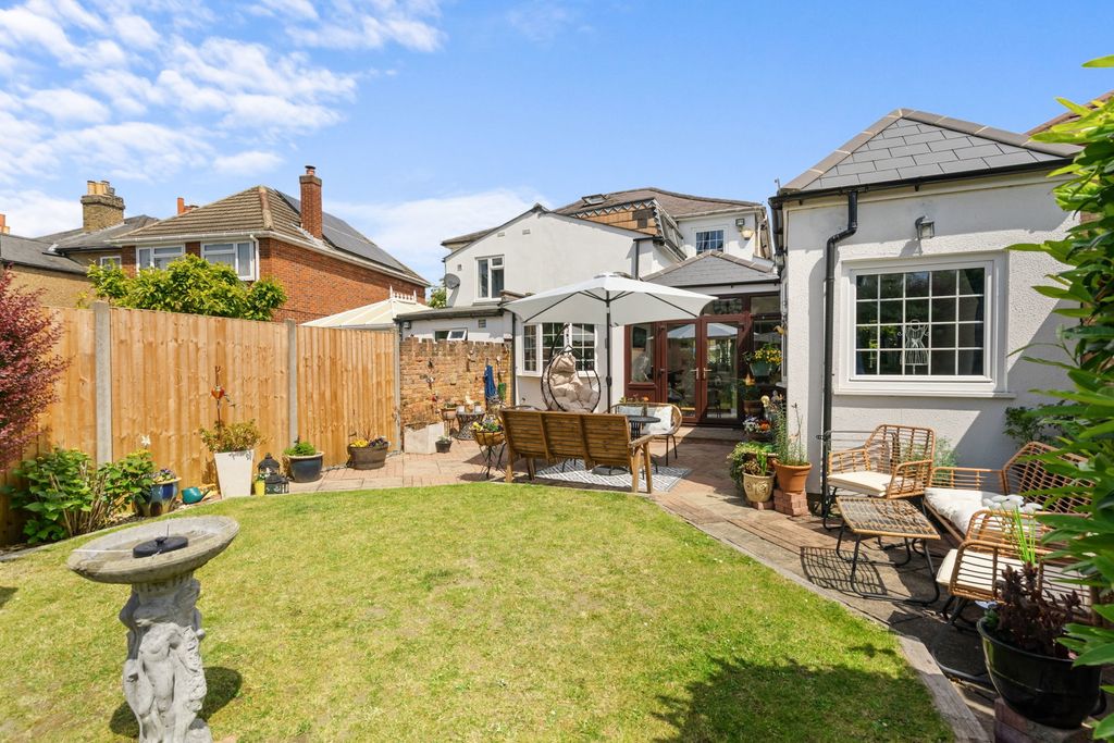 Property photo 1 of 36