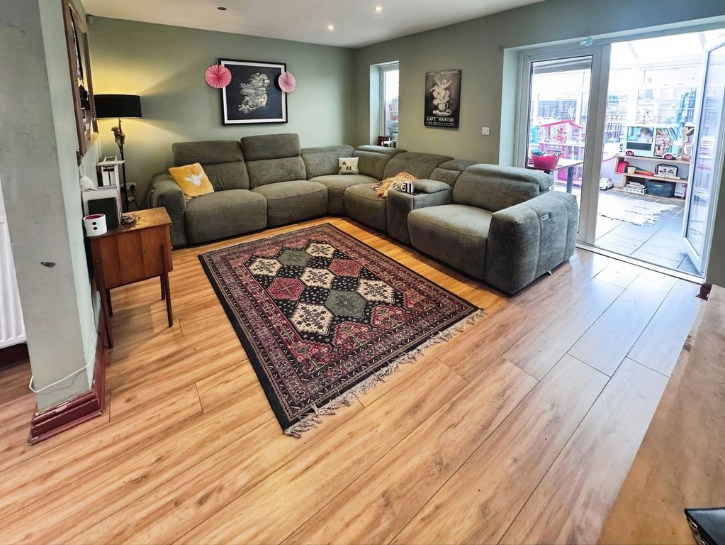 Property photo 2 of 17 Pbox-Img.Jpg