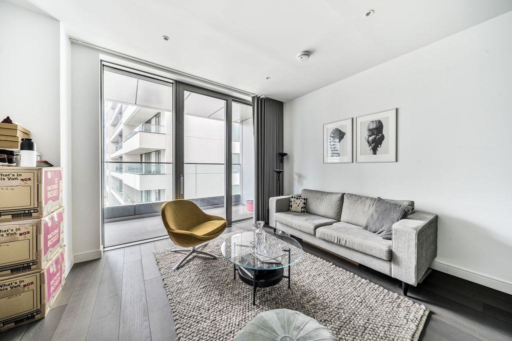 Property photo 2 of 34 1363983-12-68E928...