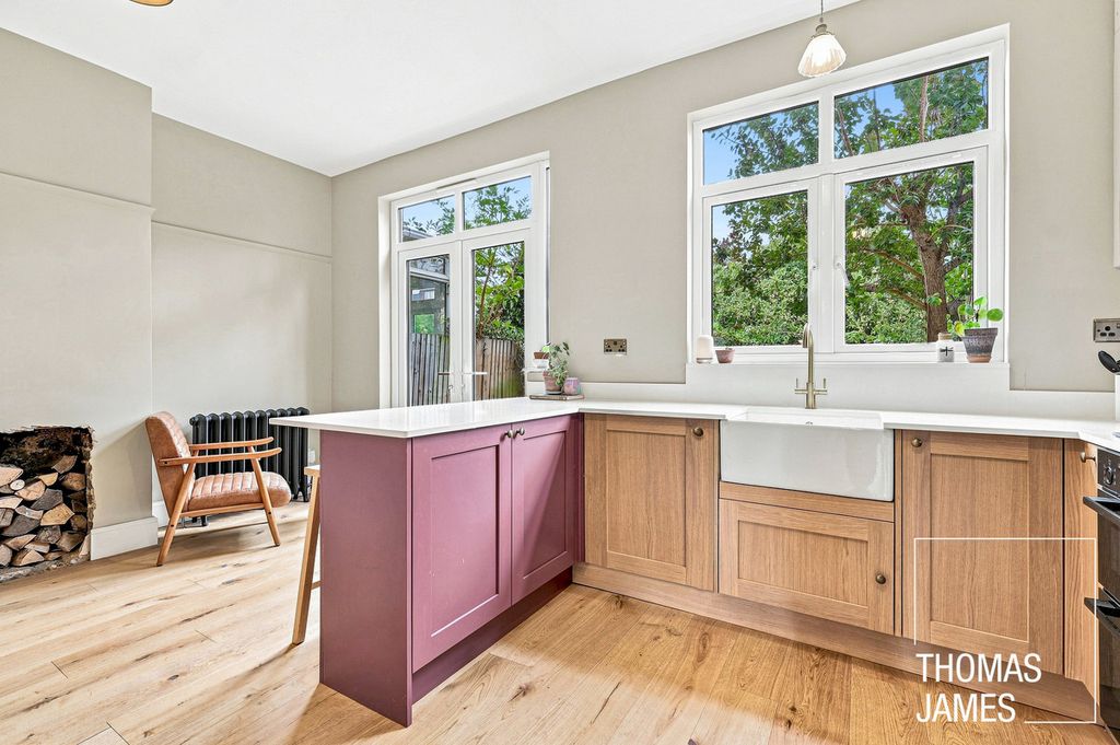 Property photo 3 of 25