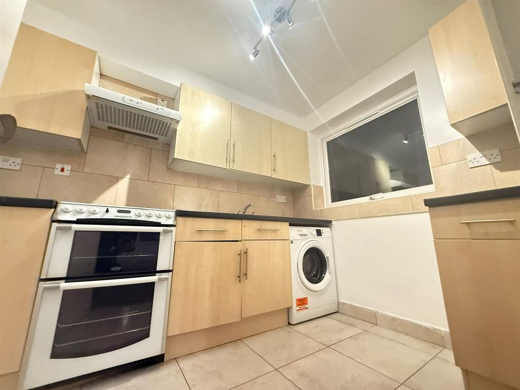 Property photo 1 of 8 Photo-2025-10-30-17-39-35.Jpg